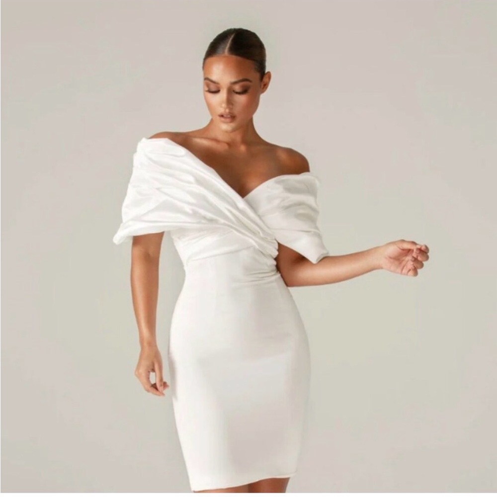 Alieva Maribel Crepe Ruffle Shoulder Dress Medium